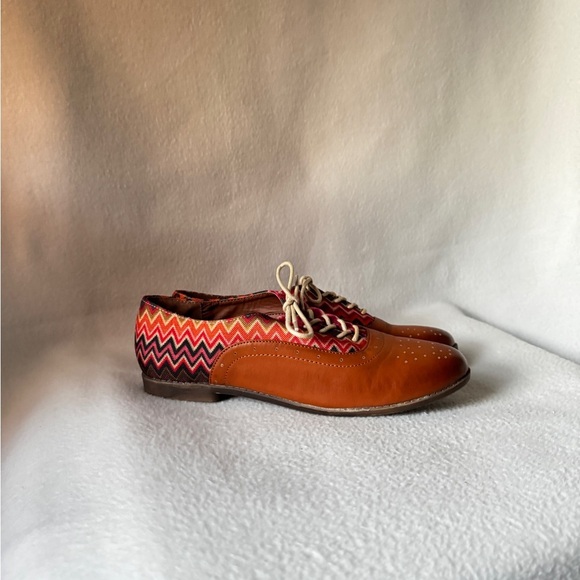 Black Poppy Size 8 1/2 Multicolored Chevron Oxford Women’s Shoes. - Picture 2 of 15